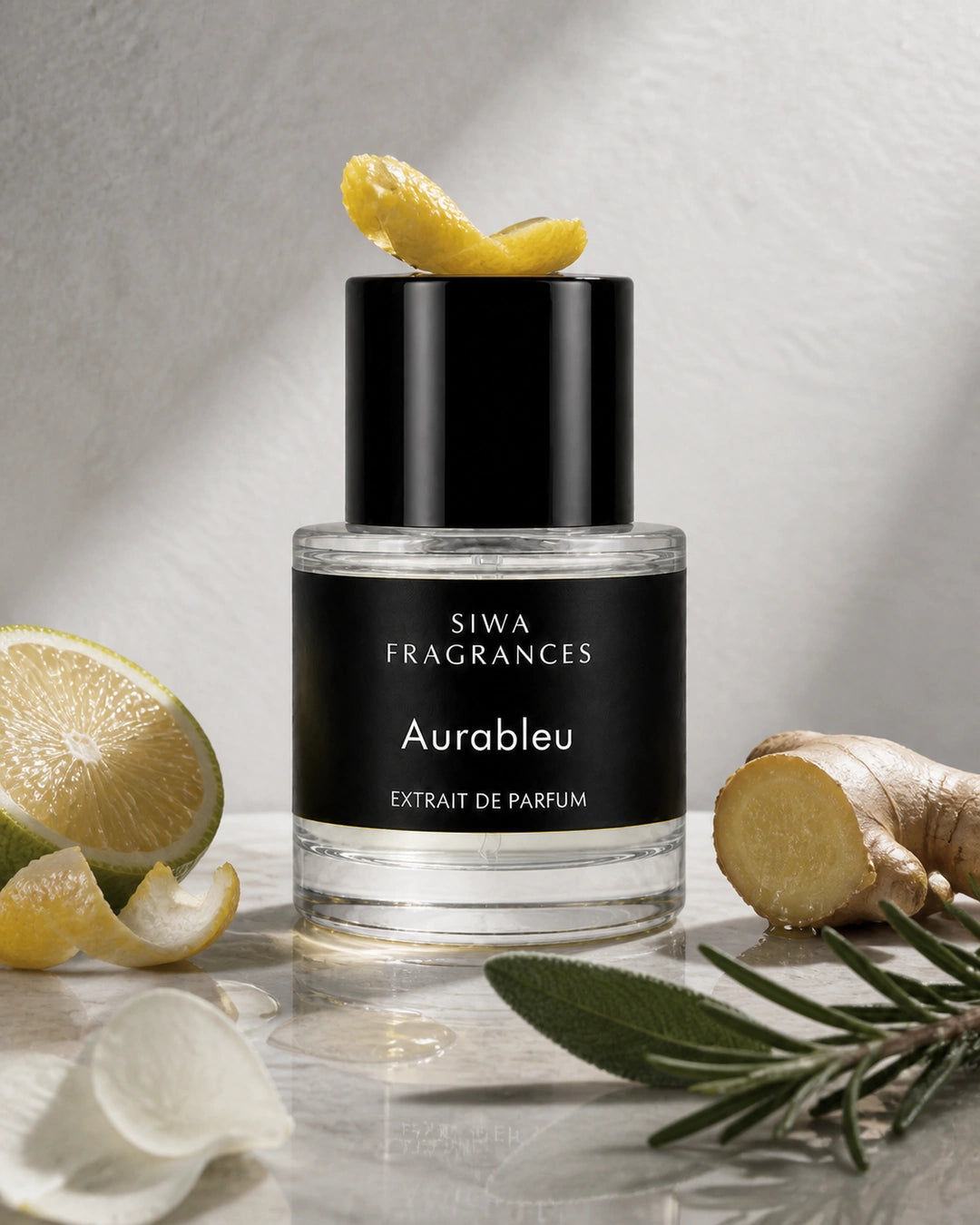Siwa Aurableu 50ml — macro editorial | siwa-package-v1:aurableu:macro-editorial